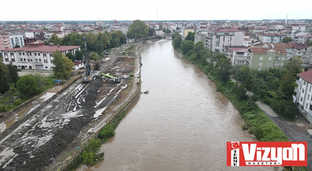 Terme’de sağanak yağış korkuttu