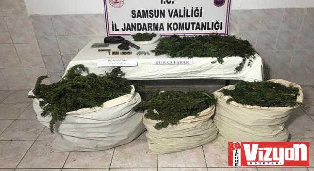 Jandarma 46 kilo esrar yakaladı!