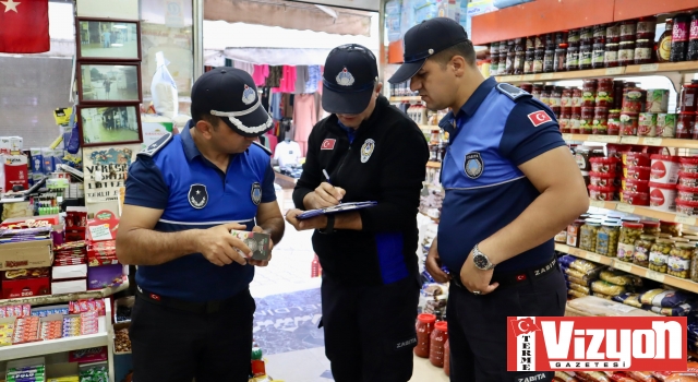 Terme’de Güvenli Gıda İçin Zabıta Ekipleri Marketleri Denetledi