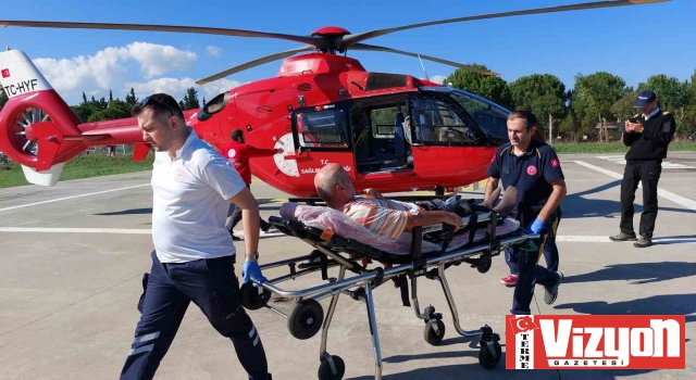 Kalp krizi geçiren yaşlı adamın yardımına ambulans helikopter yetişti