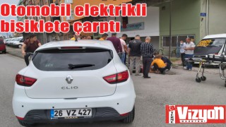 Otomobil elektrikli bisiklete çarptı